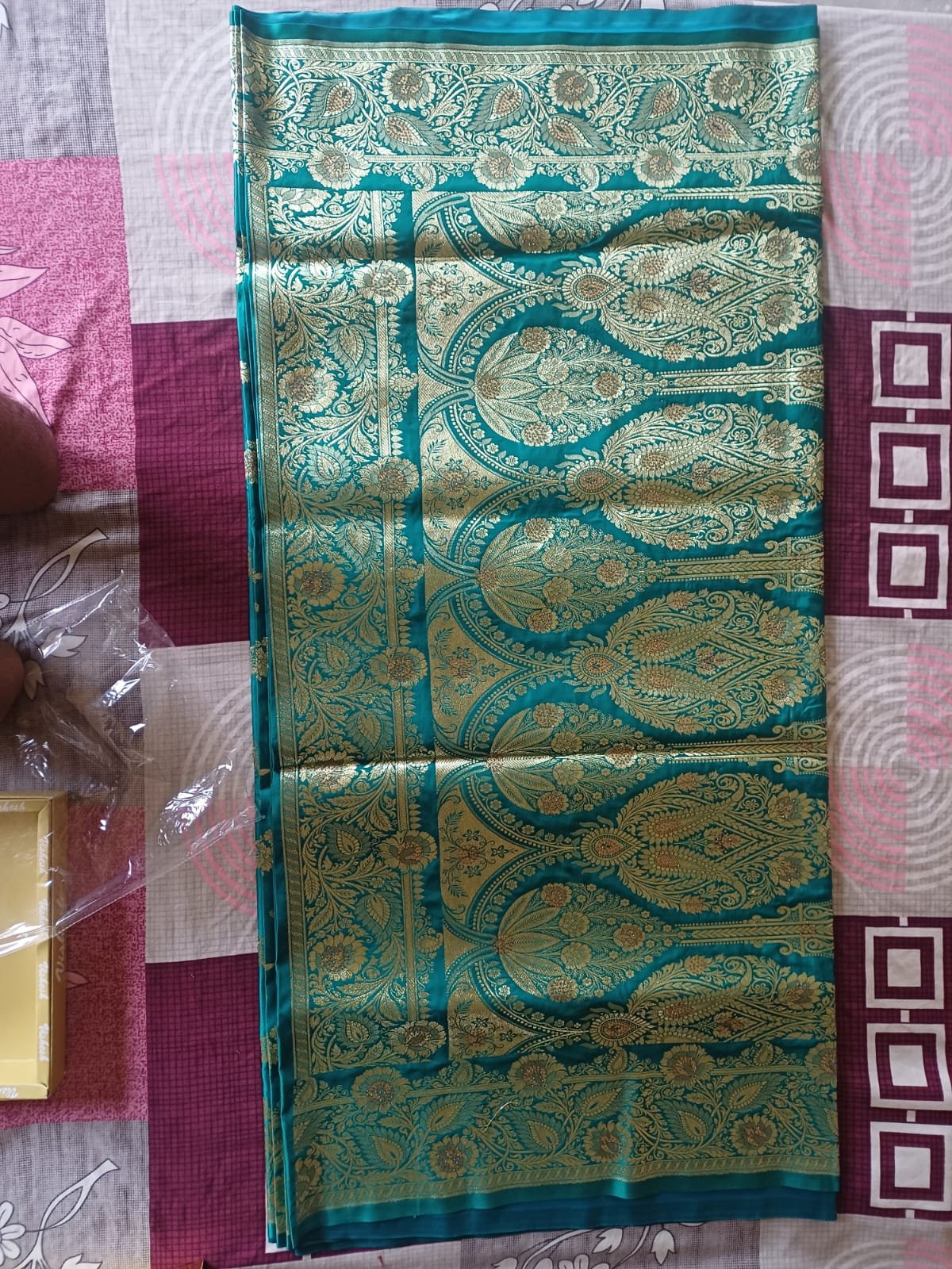 Banarasi semi katan Silk saree with surski ston work 